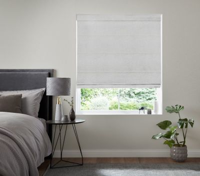 CAMILLE FROST – ROMAN BLIND