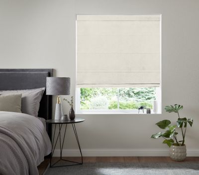 CASSANDRA IVORY – ROMAN BLIND