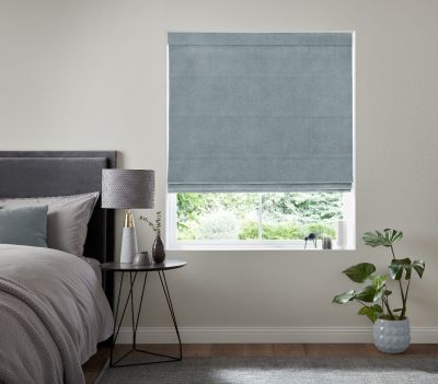 CASSANDRA SKY – ROMAN BLIND