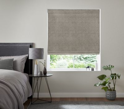 CLARA GHOST – ROMAN BLIND