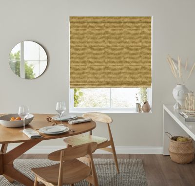 FRIDA SAFFRON – ROMAN BLIND