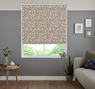 MAURA BERRY – ROMAN BLIND